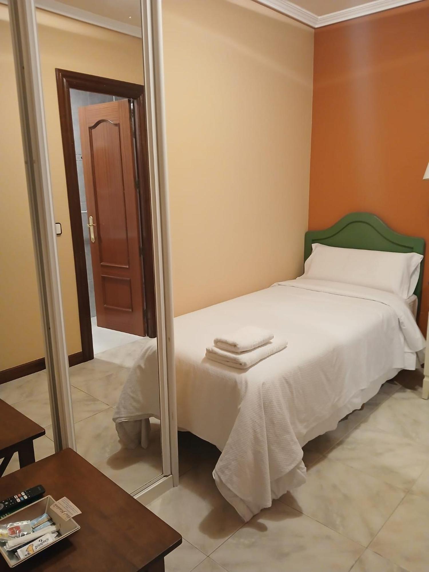 Hotel Matalenas Santander Buitenkant foto