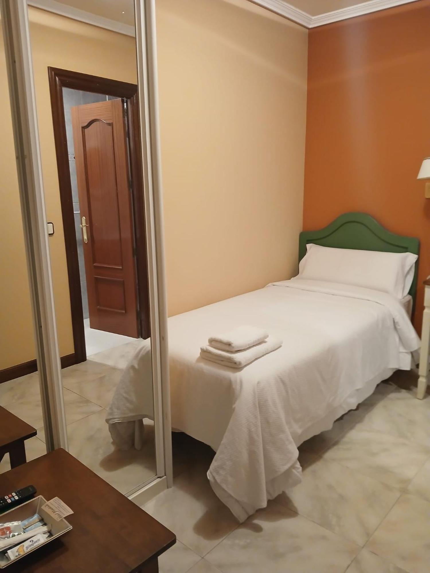 Hotel Matalenas Santander Buitenkant foto